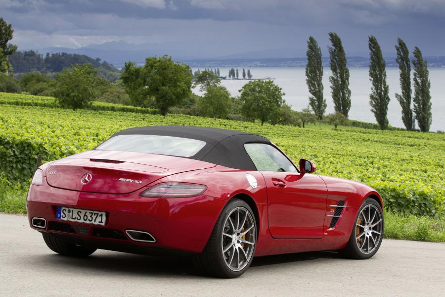  Mercedes-Benz SLS AMG Roadster 2011 года  (фото 39 из 183)